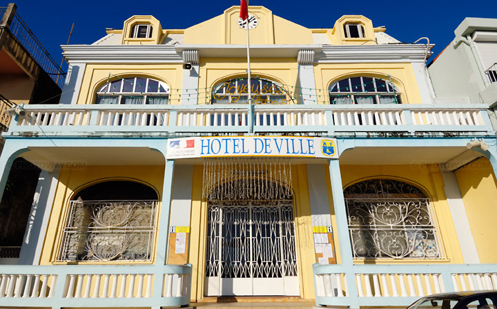 L'Hôtel de Ville L'Hôtel de Ville